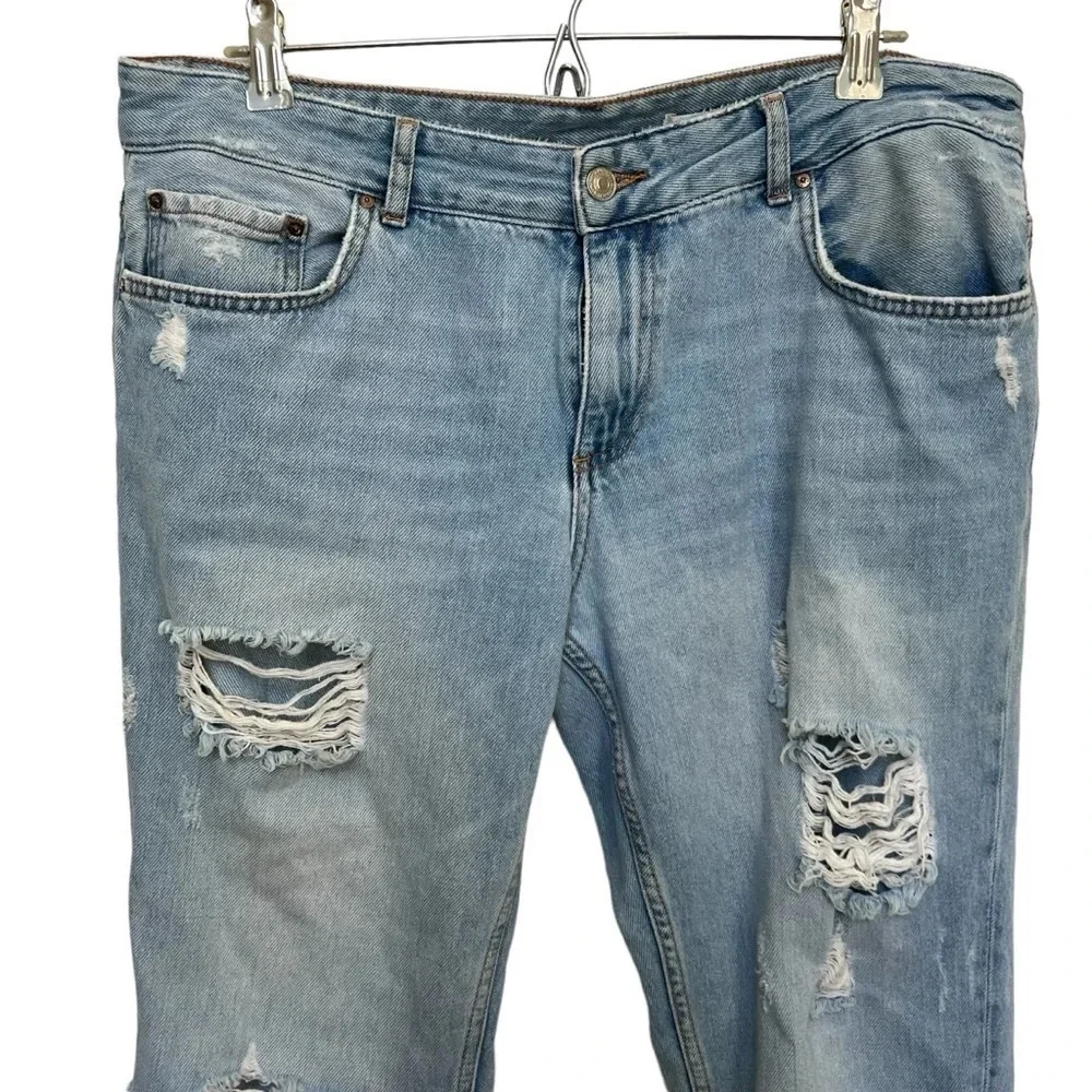 Zara Médium Rise Distressed‎ Jeans Light Wash Size 10